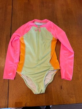 Small (6/ 7) Old Navy Color Blocked long sleeve rash guard one piece swimsuit